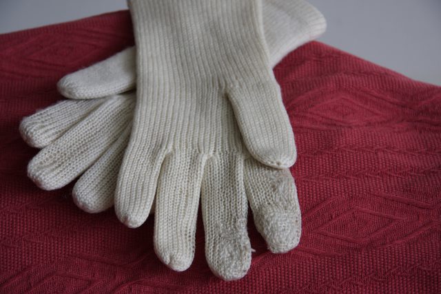 old white gloves